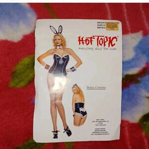 🌹 hot topic bunny costume